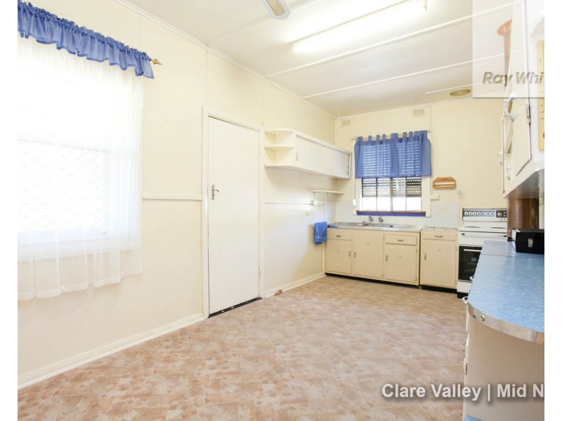 45 Essington Avenue, Clare SA 5453