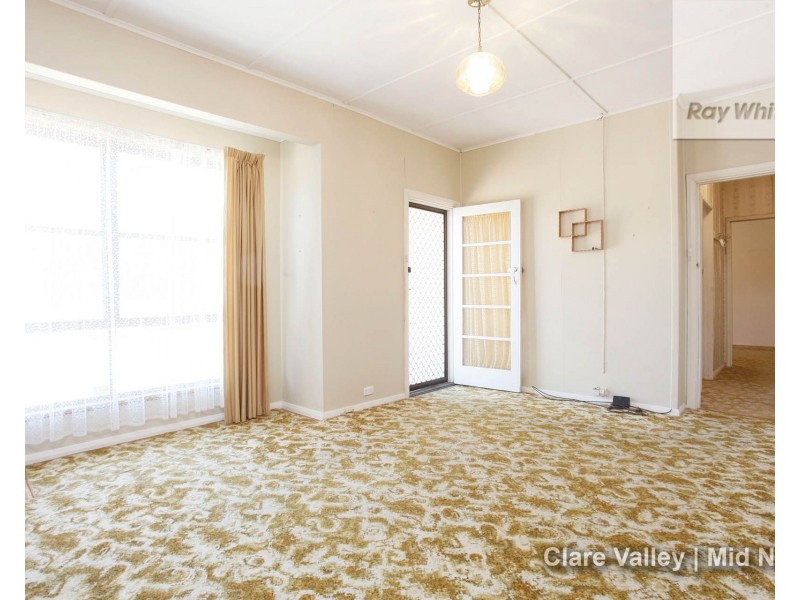 45 Essington Avenue, Clare SA 5453