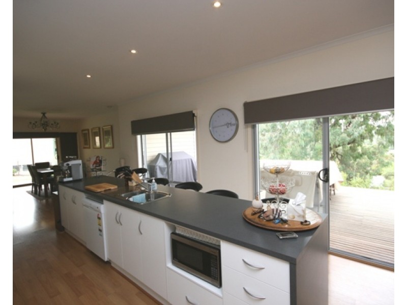 13 Michael Court, Clare SA 5453