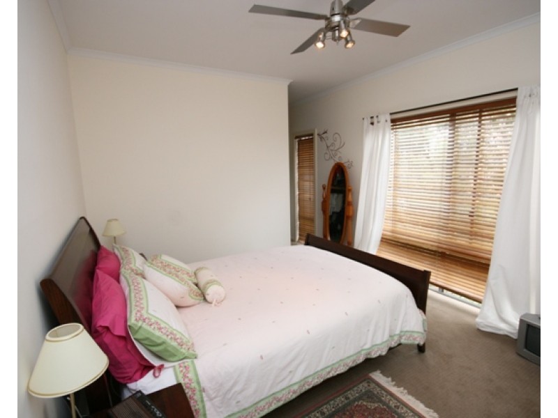 13 Michael Court, Clare SA 5453