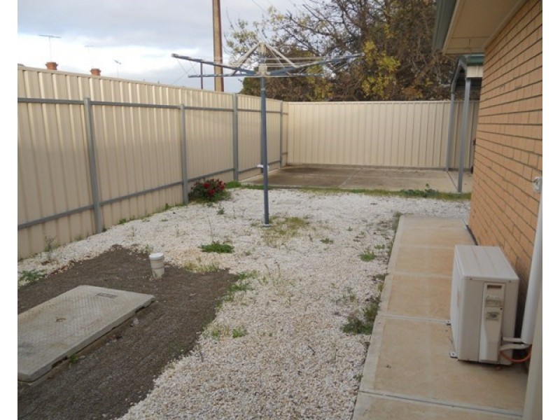 2/5 SCOTLAND Street, Balaklava SA 5461