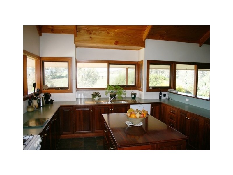 51 Hughes Park Road, Clare SA 5453