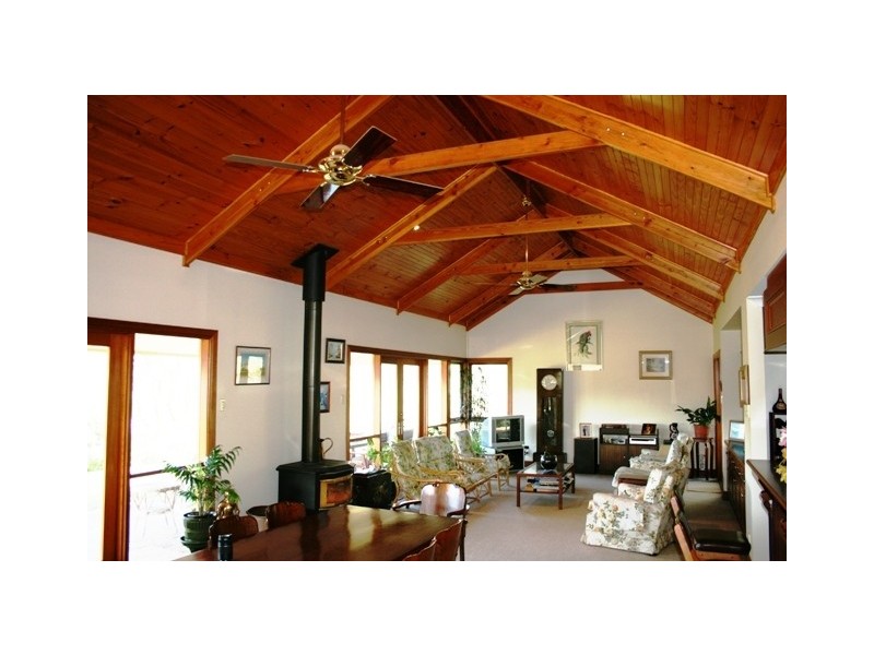 51 Hughes Park Road, Clare SA 5453