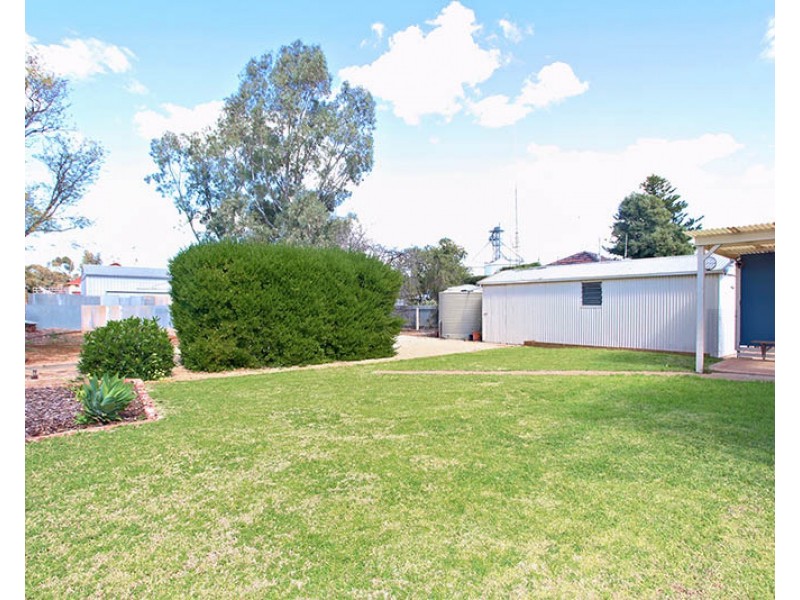 8 Ralli Street, Balaklava SA 5461