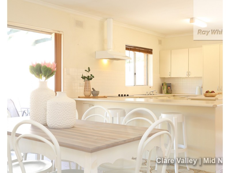 2 Powell Street, Clare SA 5453