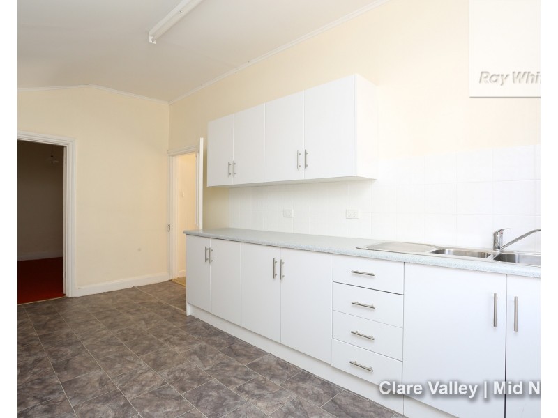 34 Commercial Street, Burra SA 5417