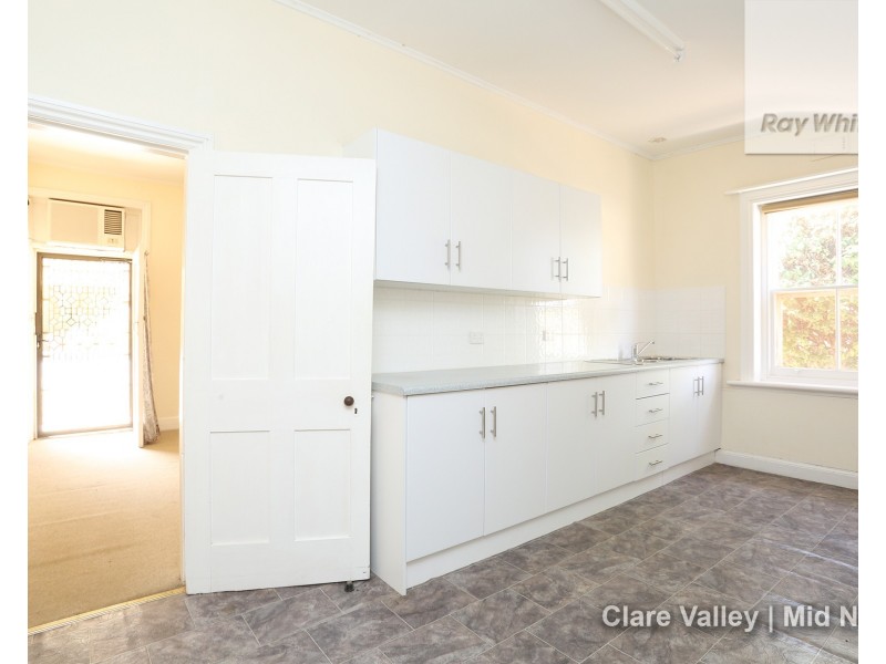 34 Commercial Street, Burra SA 5417