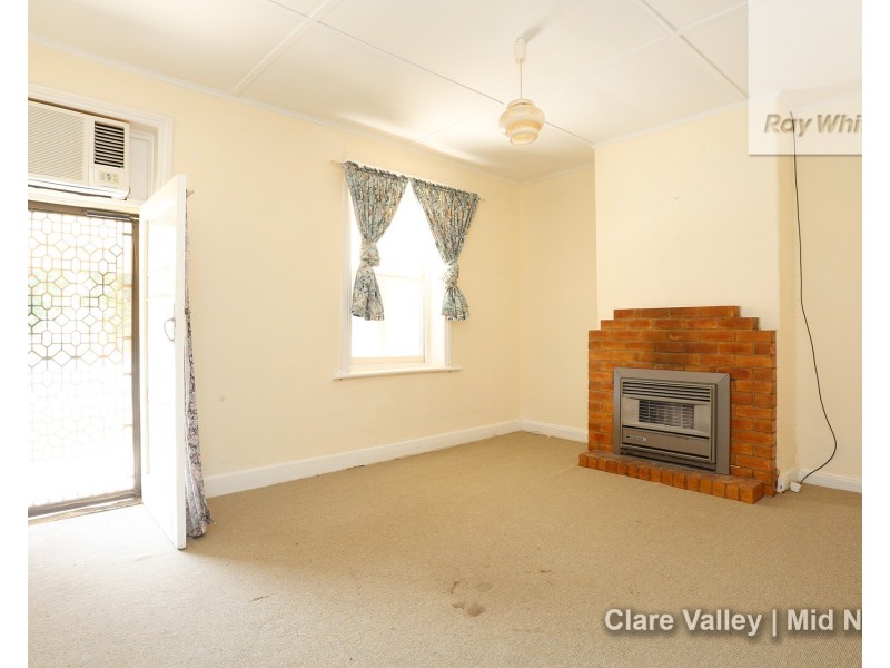 34 Commercial Street, Burra SA 5417