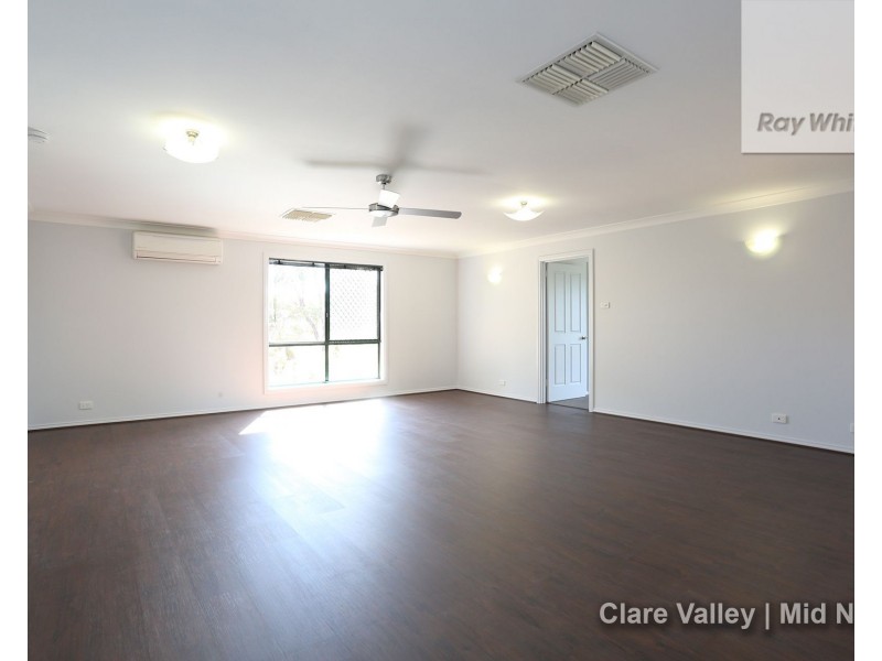 11 Michael Court, Clare SA 5453