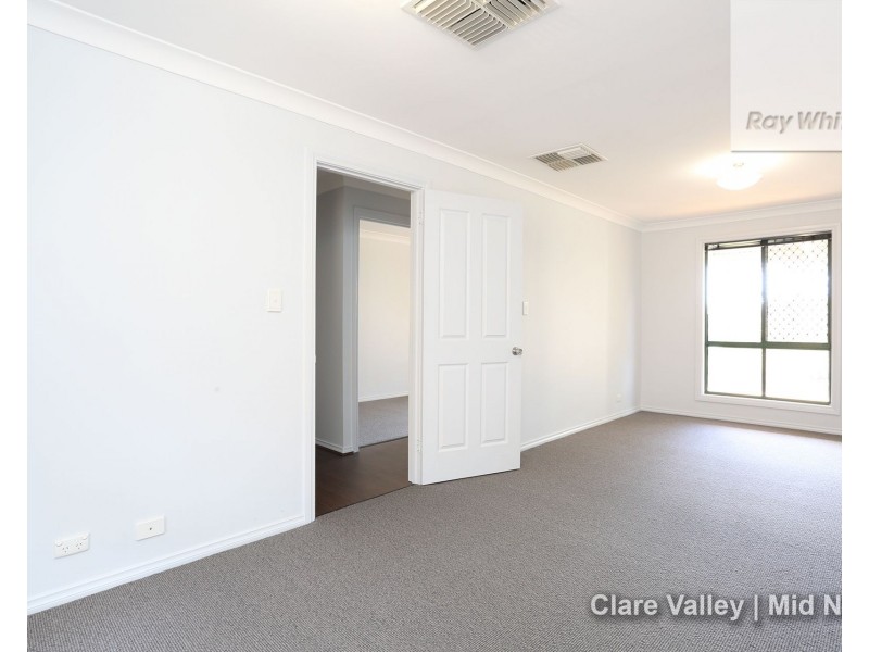 11 Michael Court, Clare SA 5453