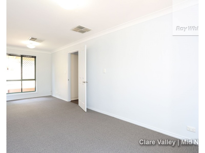 11 Michael Court, Clare SA 5453