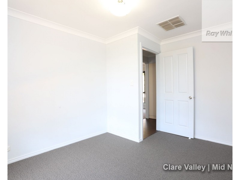 11 Michael Court, Clare SA 5453