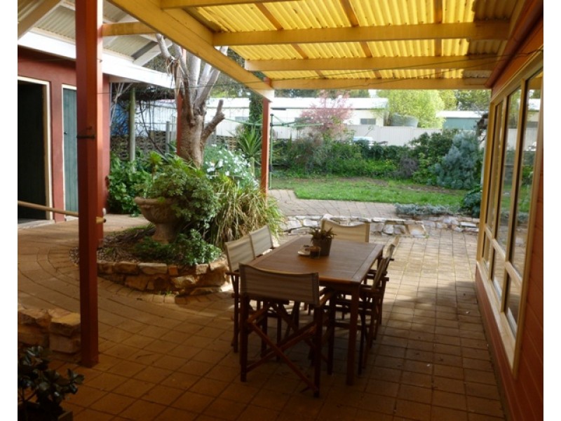 26 Guilford Street, Clare SA 5453