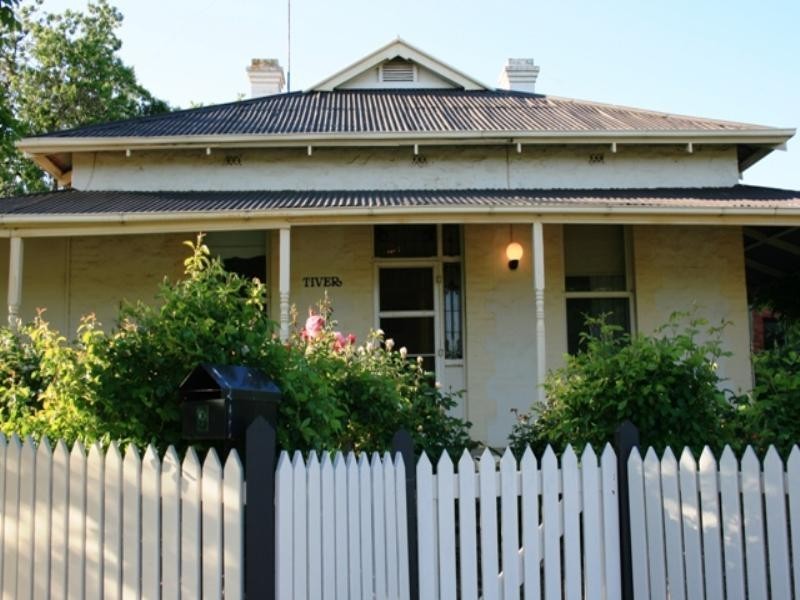 9 Harriett Street, Clare SA 5453