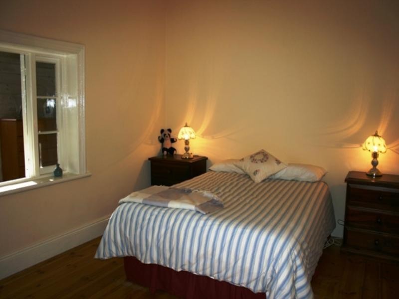 9 Harriett Street, Clare SA 5453