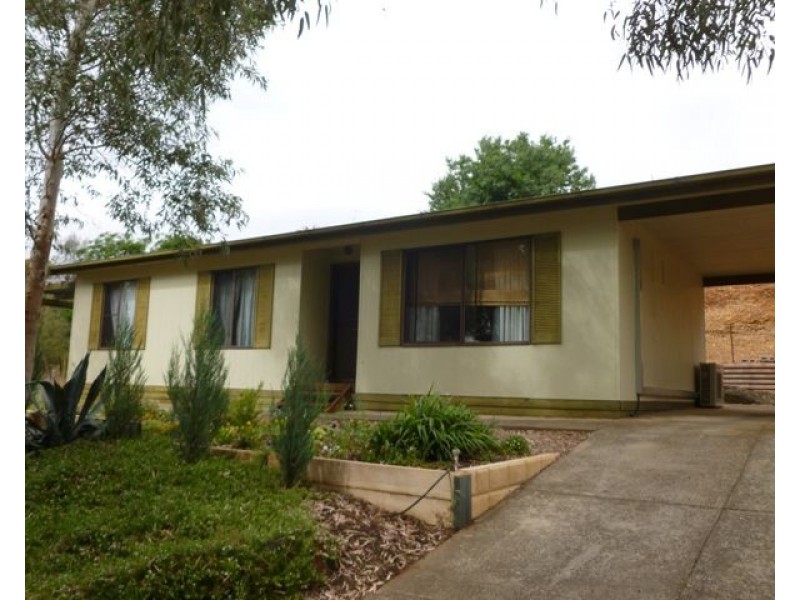 26 Strickland Street, Clare SA 5453