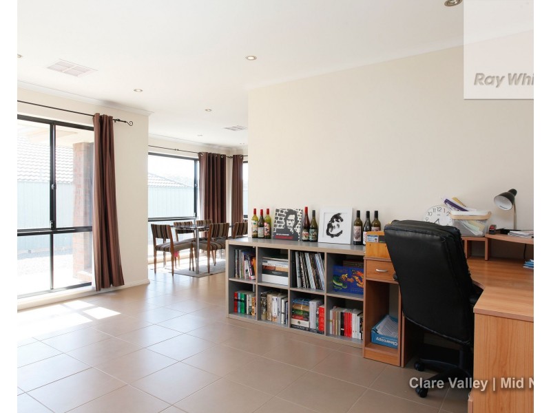 19 Pandappa Drive, Clare SA 5453