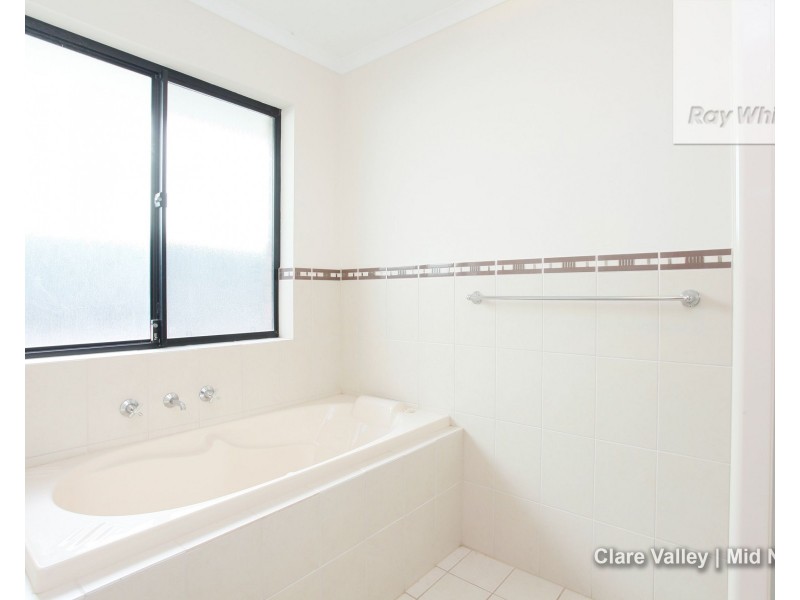 19 Pandappa Drive, Clare SA 5453