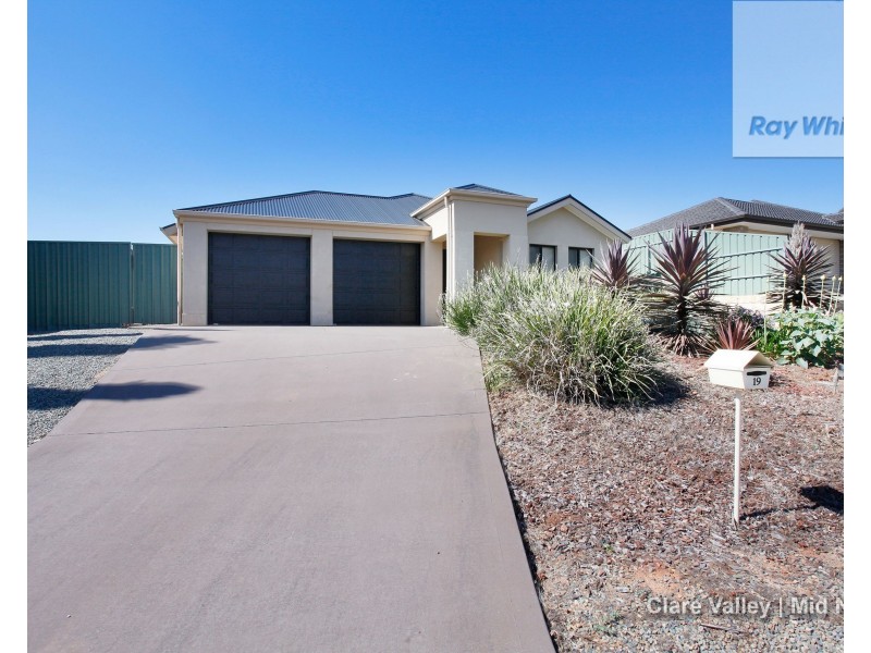 19 Pandappa Drive, Clare SA 5453