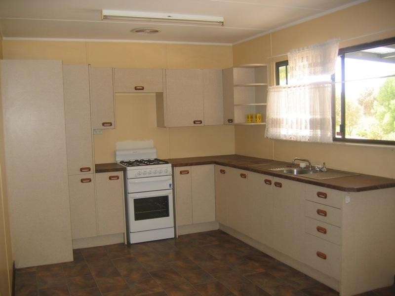 17 Henry Street, Clare SA 5453