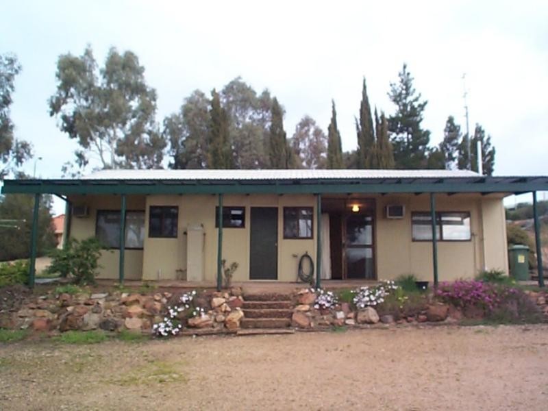 17 Henry Street, Clare SA 5453