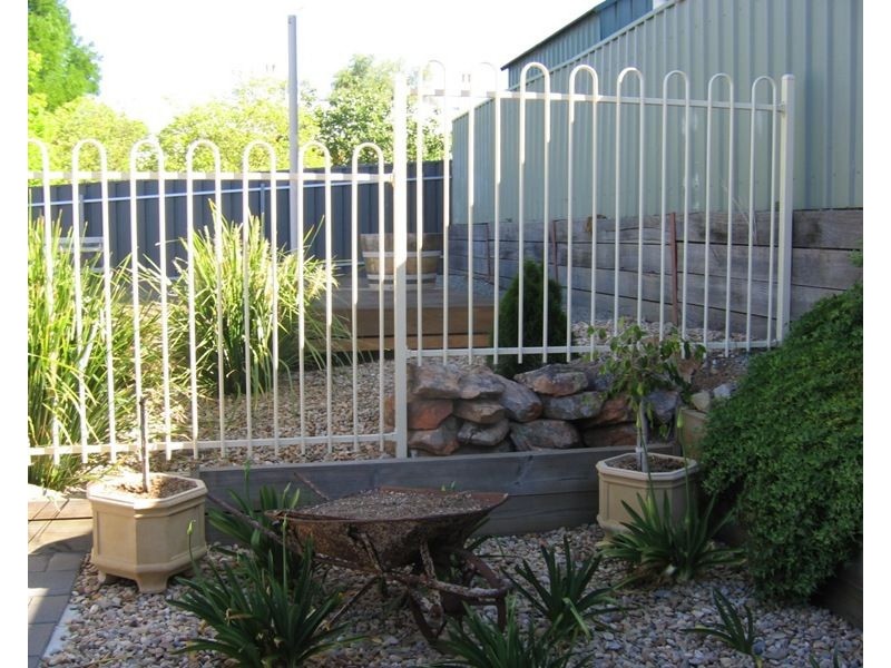 2a Stanley Place, Clare SA 5453