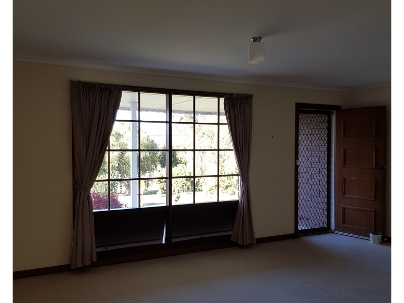 41 West Terrace, Clare SA 5453