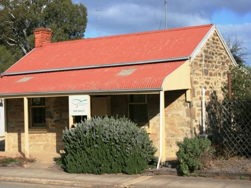 14 Gleeson Street, Clare SA 5453