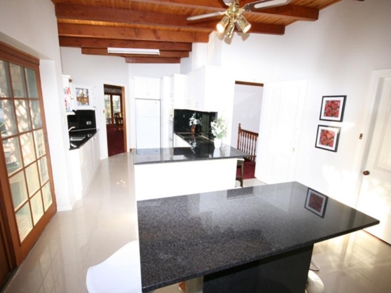 15 Vanga Avenue, Clare SA 5453