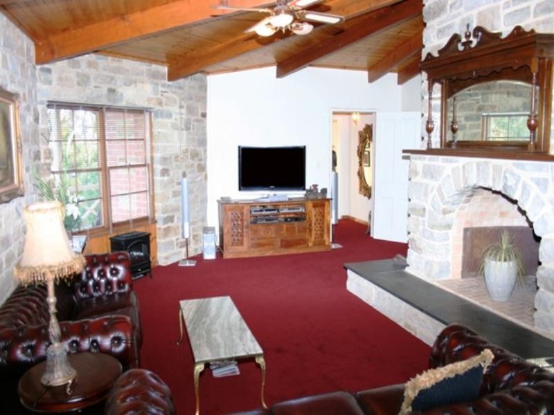 15 Vanga Avenue, Clare SA 5453