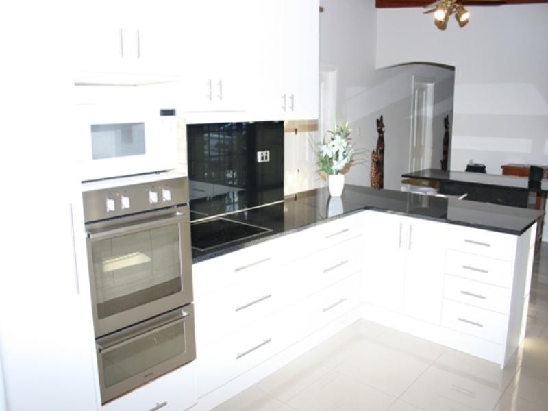 15 Vanga Avenue, Clare SA 5453