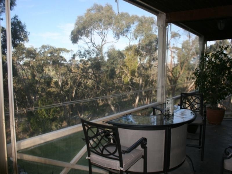 15 Vanga Avenue, Clare SA 5453