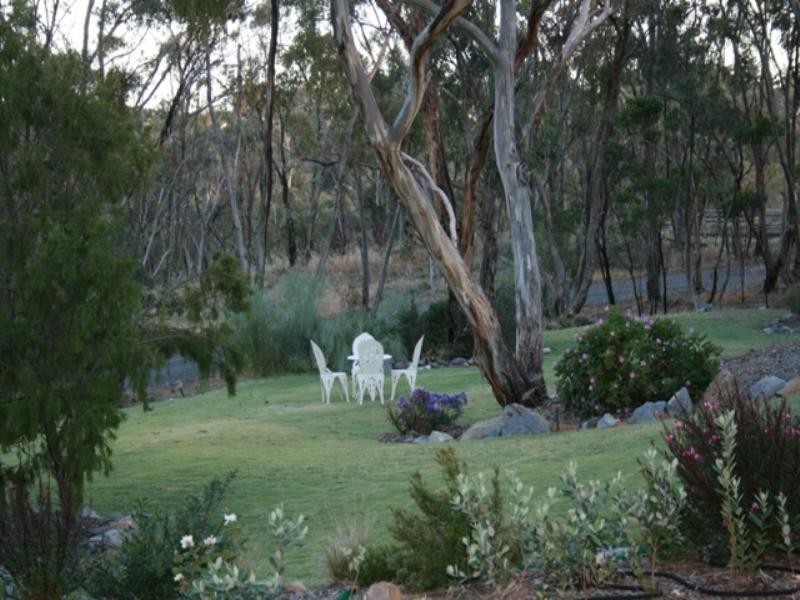 15 Vanga Avenue, Clare SA 5453