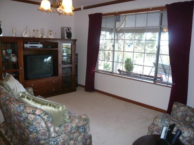 10 Michael Court, Clare SA 5453