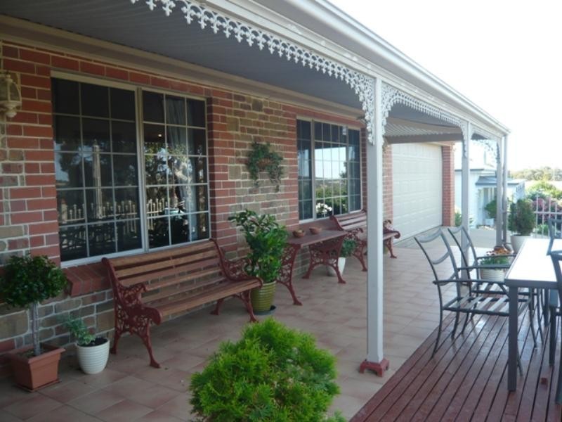 10 Michael Court, Clare SA 5453