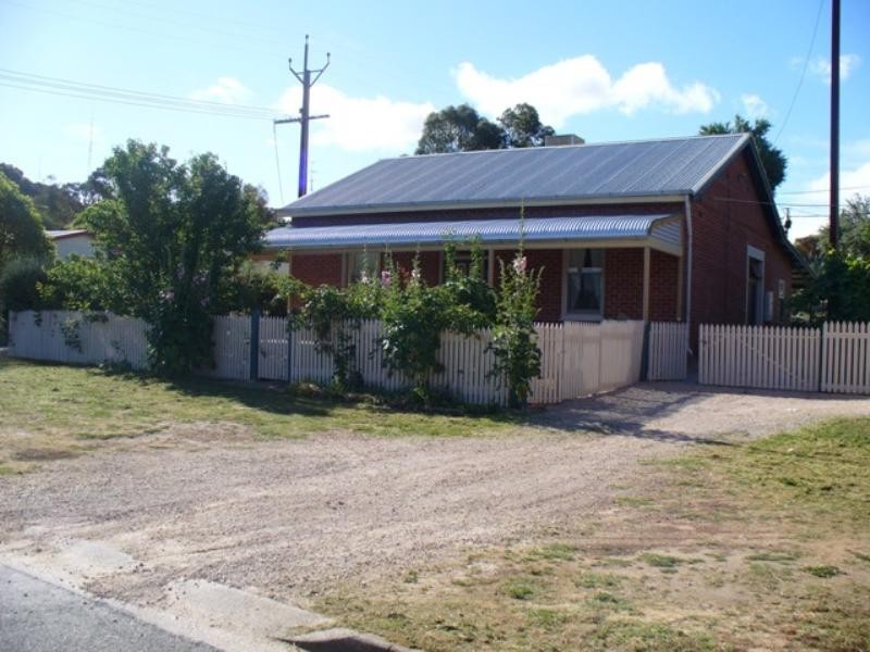 11 Harriet Street, Clare SA 5453