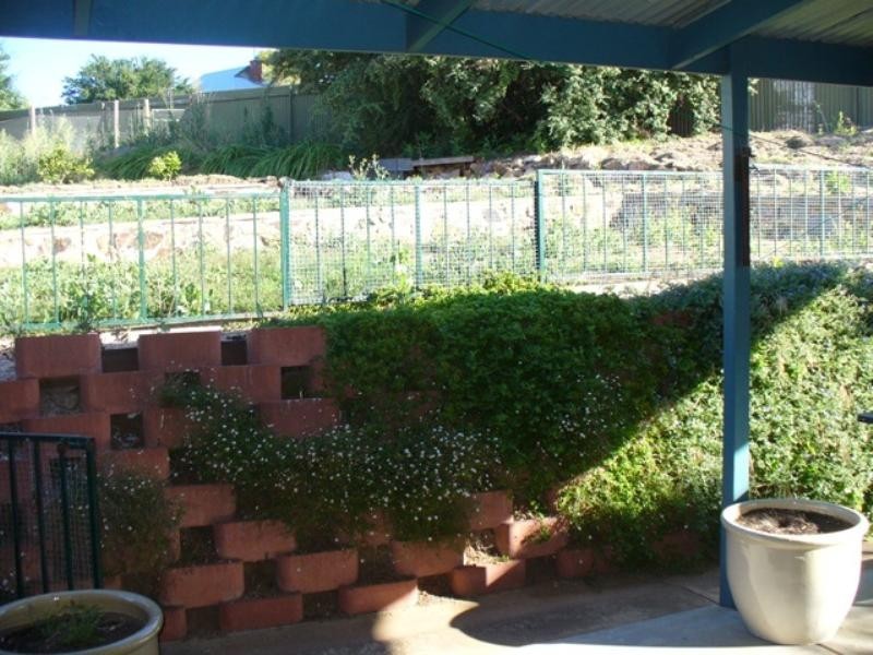 11 Harriet Street, Clare SA 5453