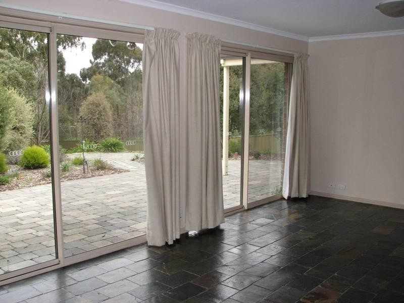 5 McBride Lane, Clare SA 5453