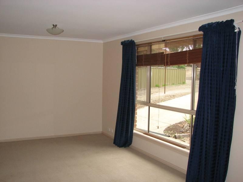 5 McBride Lane, Clare SA 5453