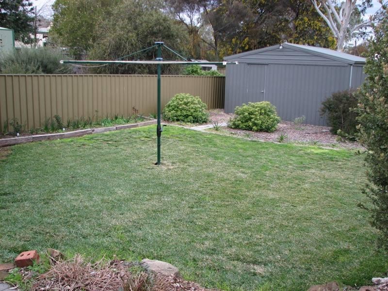 5 McBride Lane, Clare SA 5453