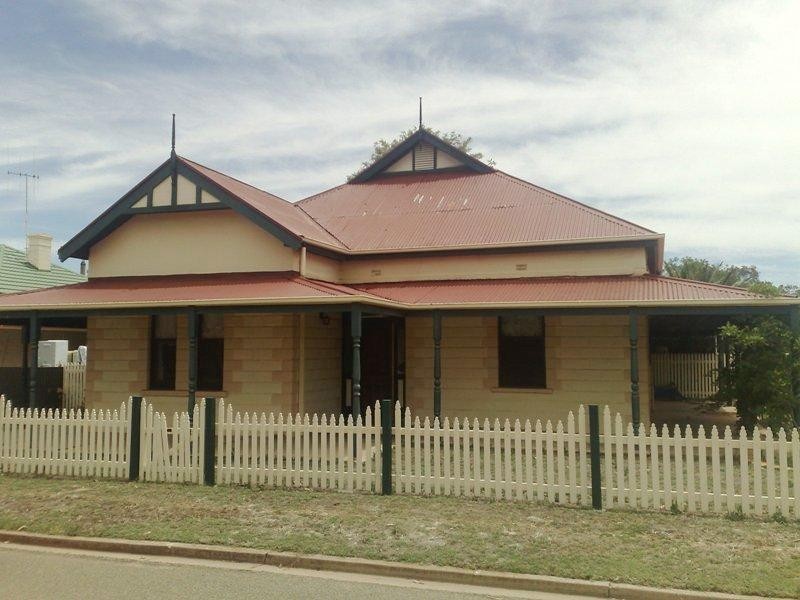 28 Clifton Road, Jamestown SA 5491