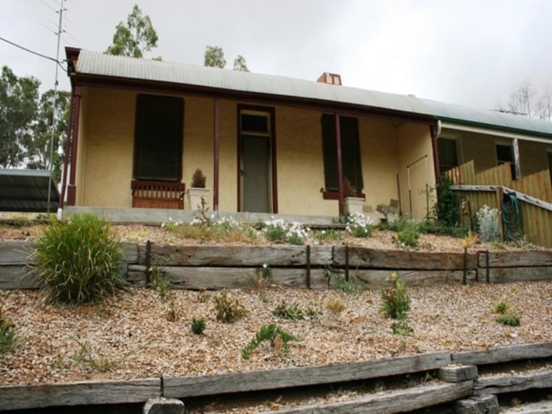 Unit 1 13 Warenda Road, Clare SA 5453