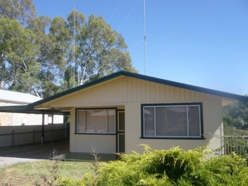 23 Gleeson Street, Clare SA 5453