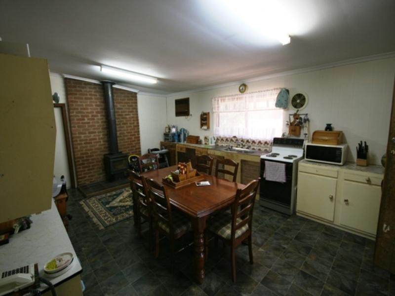 10 Penclawdd Street, Burra SA 5417