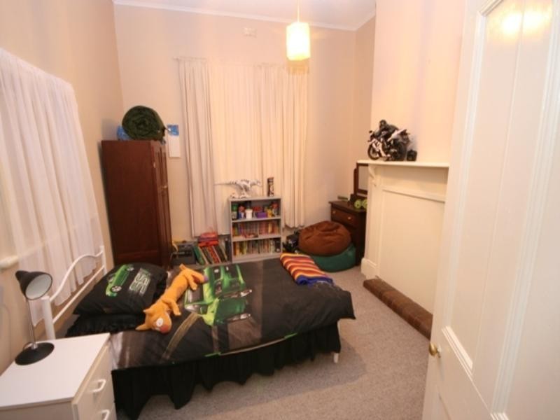 10 Penclawdd Street, Burra SA 5417