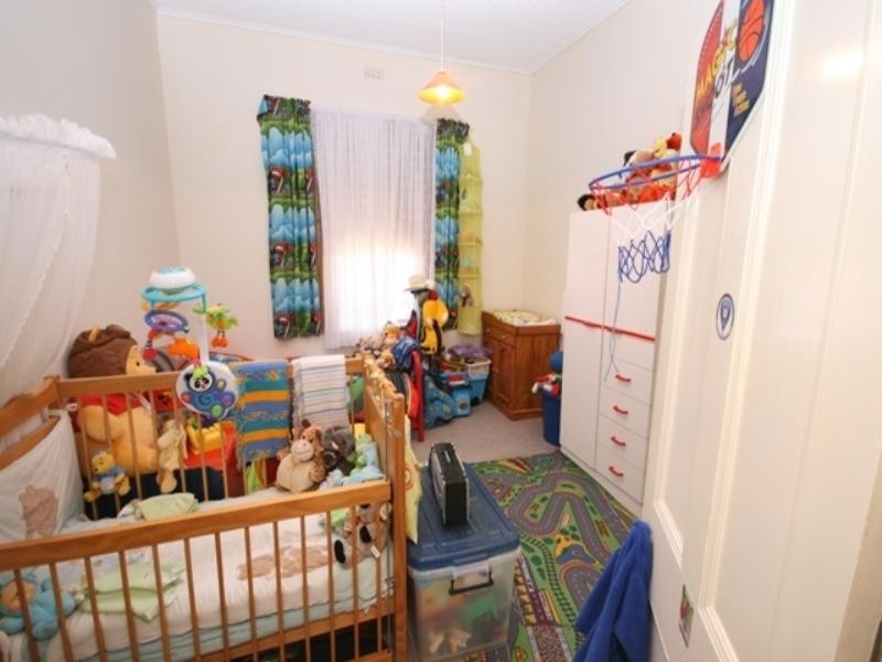 10 Penclawdd Street, Burra SA 5417