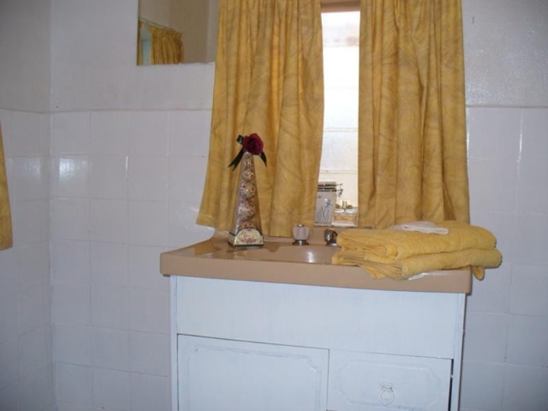 10 Penclawdd Street, Burra SA 5417