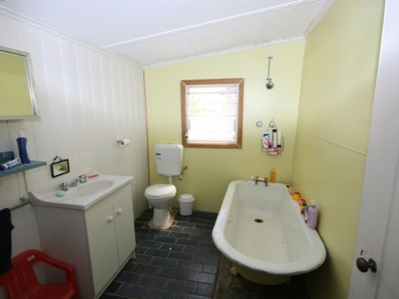 4 Ware Street, Burra SA 5417