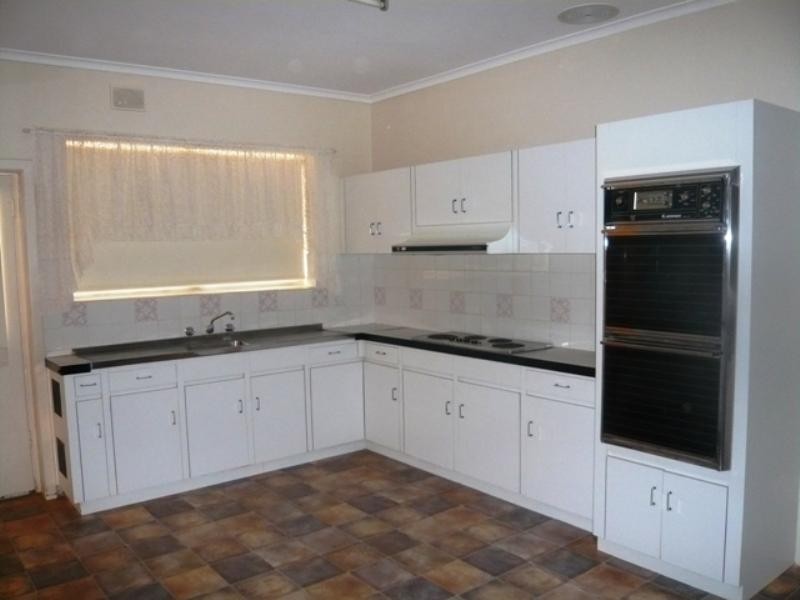 “Chloes” Wandilla Road, Burra SA 5417