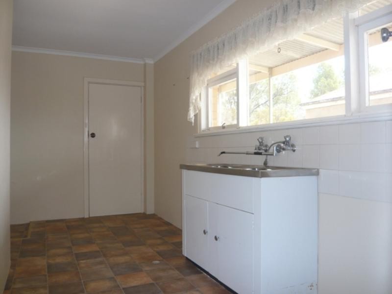 “Chloes” Wandilla Road, Burra SA 5417